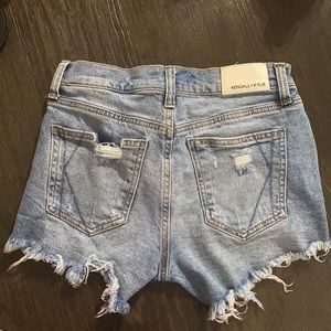Cute Kendall +Kylie Jean shorts
